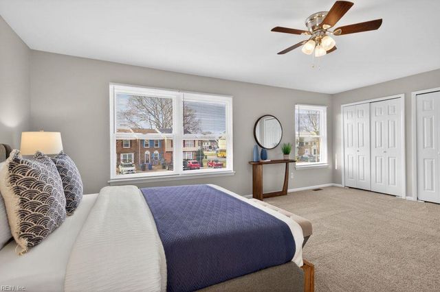 979 Smoke Tree LN, Virginia Beach, VA 23452