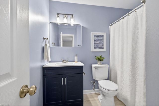 979 Smoke Tree LN, Virginia Beach, VA 23452