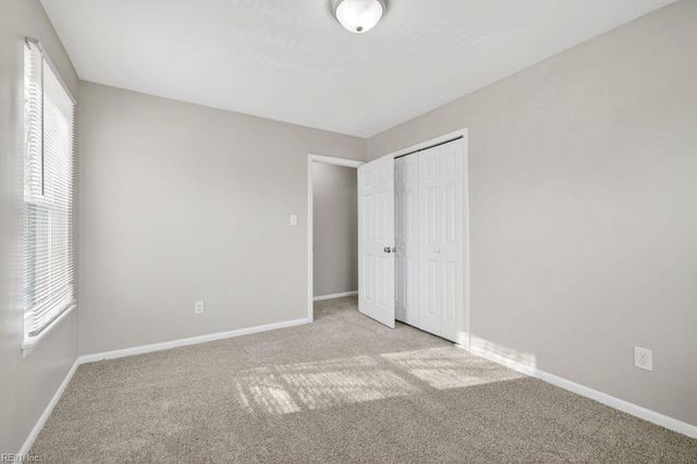 979 Smoke Tree LN, Virginia Beach, VA 23452