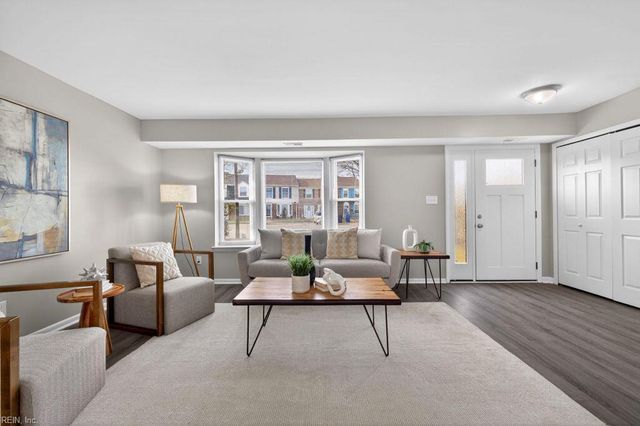 979 Smoke Tree LN, Virginia Beach, VA 23452