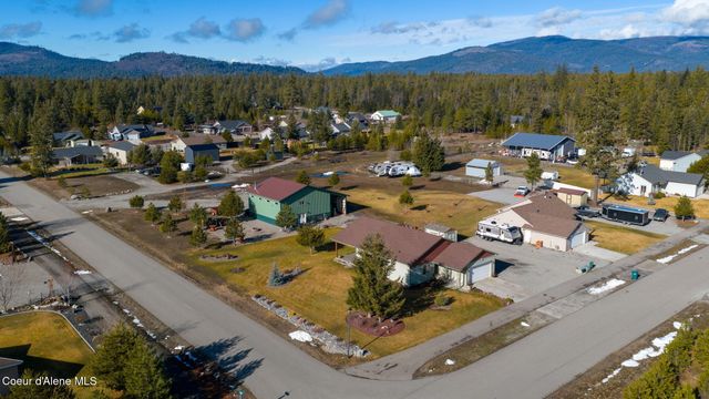 32911 N 16th AVE, Spirit Lake, ID 83869