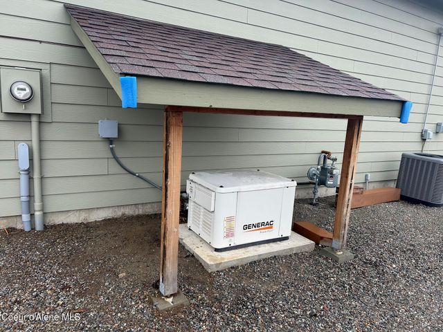 32911 N 16th AVE, Spirit Lake, ID 83869