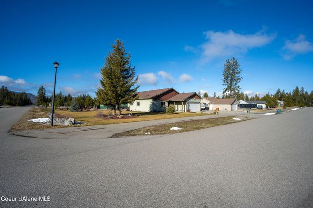 32911 N 16th AVE, Spirit Lake, ID 83869