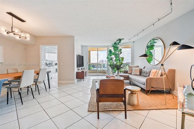 21205 YACHT CLUB DR 805, Aventura, FL 33180
