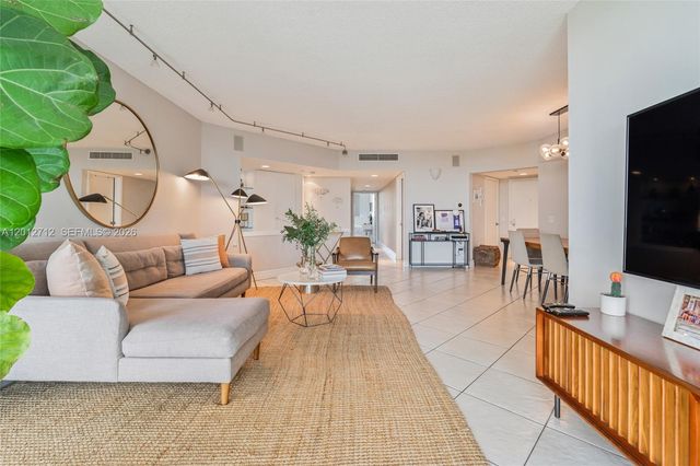 21205 YACHT CLUB DR 805, Aventura, FL 33180
