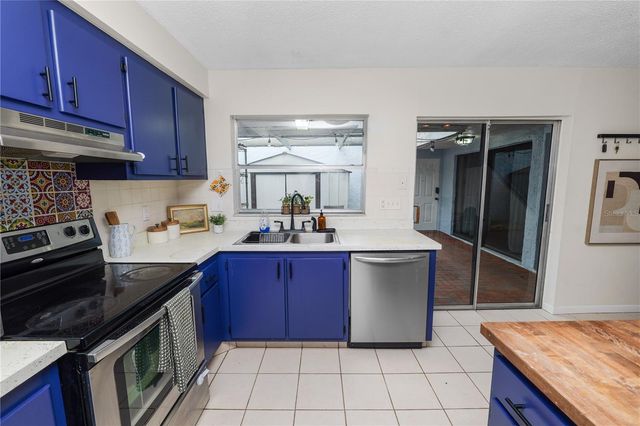 2025 SYLVESTER ROAD L3, Lakeland, FL 33803