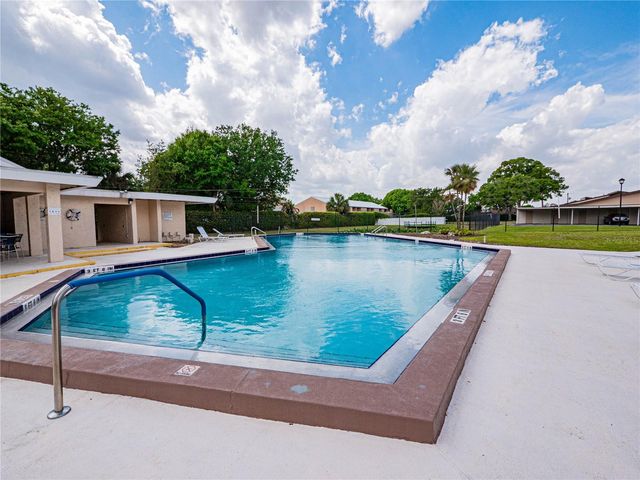 2025 SYLVESTER ROAD L3, Lakeland, FL 33803