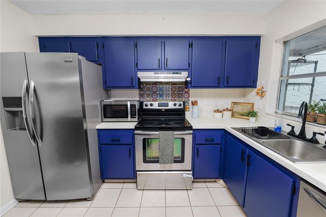 2025 SYLVESTER ROAD L3, Lakeland, FL 33803