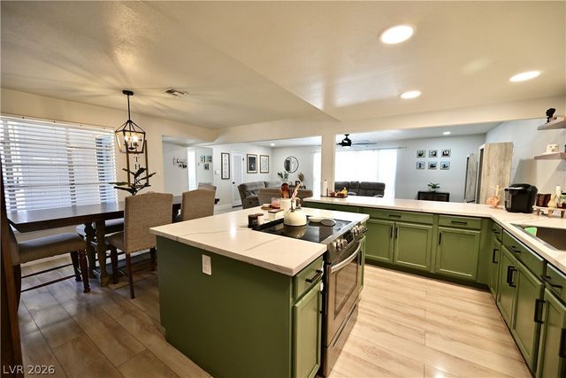 2016 East Oakey Boulevard, Las Vegas, NV 89104