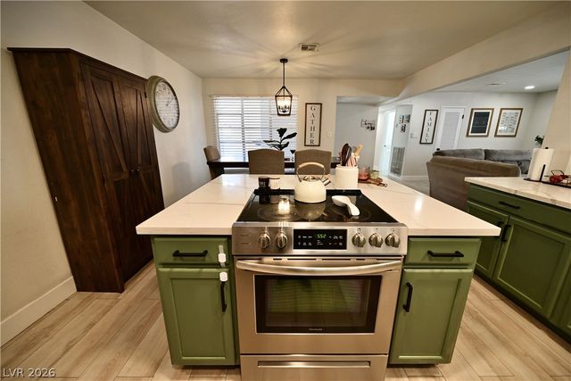 2016 East Oakey Boulevard, Las Vegas, NV 89104