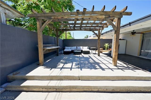 2016 East Oakey Boulevard, Las Vegas, NV 89104