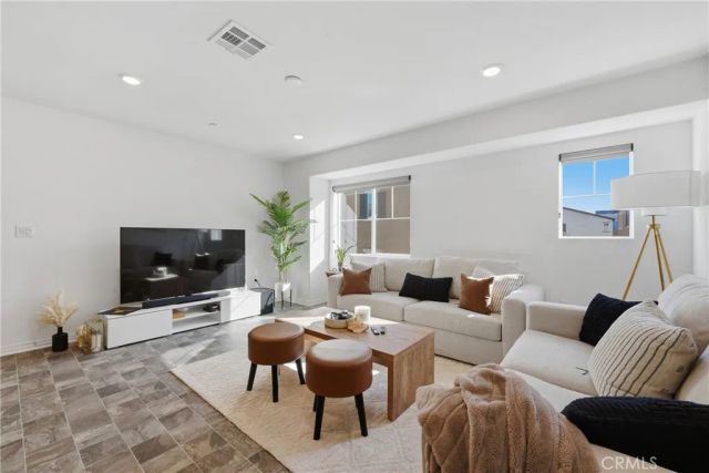 19210 Ash Grove, Riverside, CA 92507