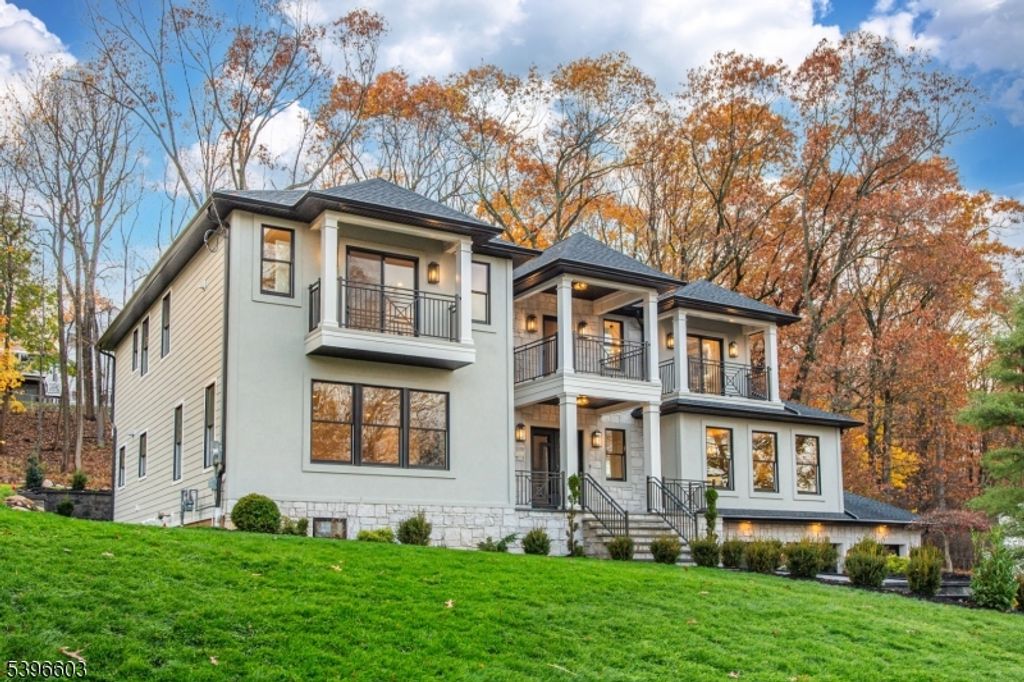 24 Cliffside Dr, Livingston Twp., NJ 07039 — photo 2