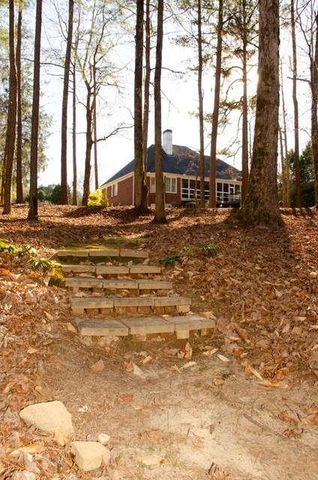 150 Highlands Forest Lane, Oxford, GA 30054