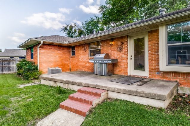 10605 Le Mans Drive, Dallas, TX 75238