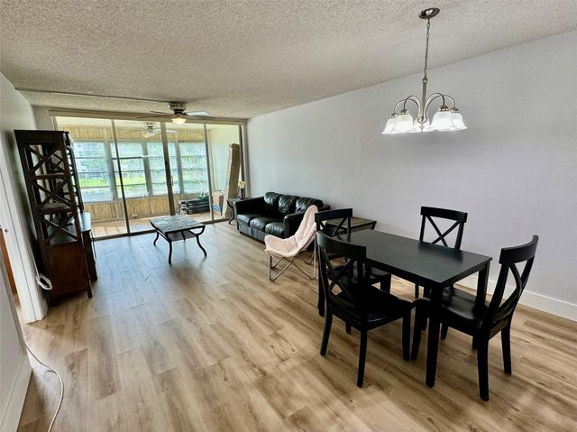 9311 Orange Grove Dr 204, Davie, FL 33324