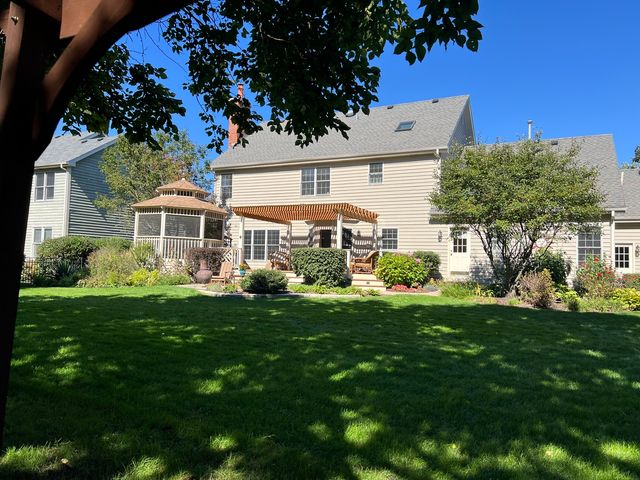 39W421 Olinger Lane, Geneva, IL 60134