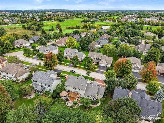 39W421 Olinger Lane, Geneva, IL 60134