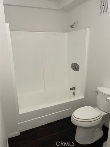 246 E Hullett Street, Long Beach, CA 90805