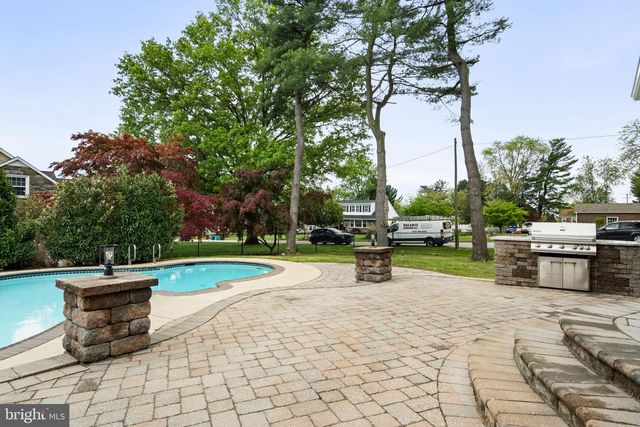 33 W ARDMORE AVE, Havertown, PA 19083