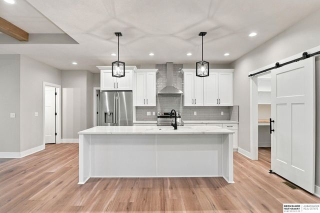 7755 Aero Circle, Lincoln, NE 68516