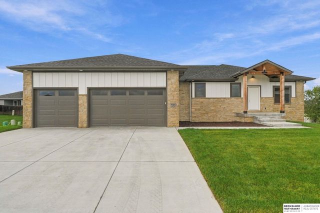 7755 Aero Circle, Lincoln, NE 68516