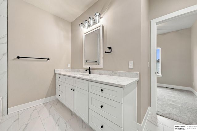 7755 Aero Circle, Lincoln, NE 68516