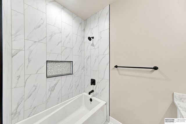 7755 Aero Circle, Lincoln, NE 68516