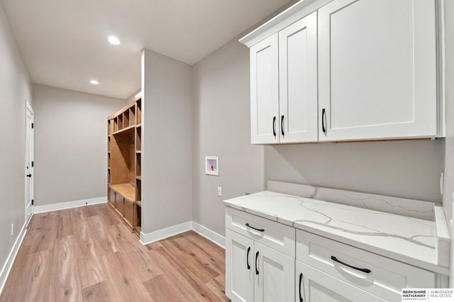 7755 Aero Circle, Lincoln, NE 68516