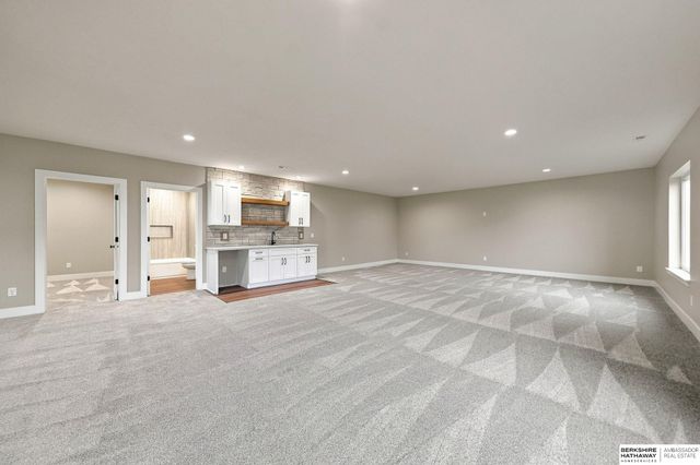 7755 Aero Circle, Lincoln, NE 68516