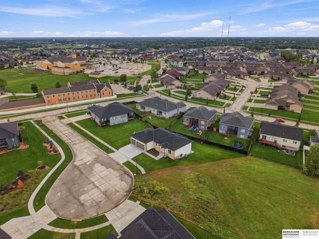 7755 Aero Circle, Lincoln, NE 68516