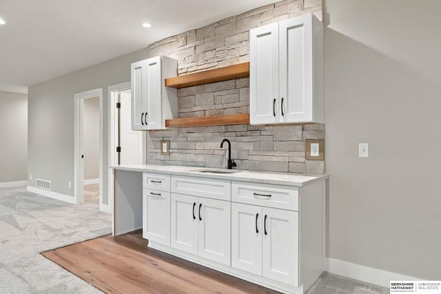 7755 Aero Circle, Lincoln, NE 68516