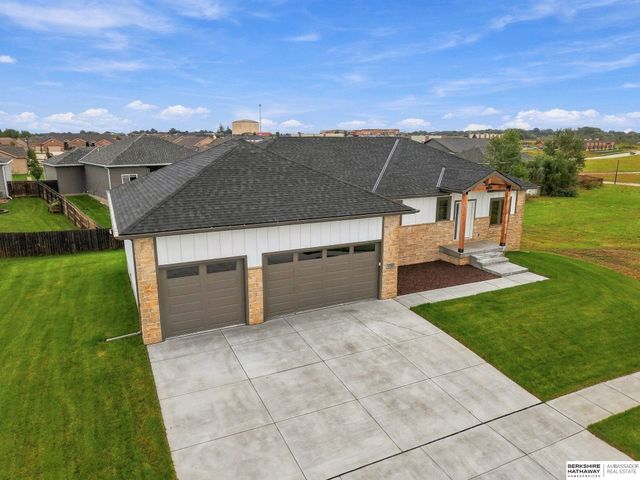 7755 Aero Circle, Lincoln, NE 68516