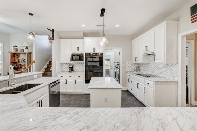 300 Champions DR, Georgetown, TX 78628