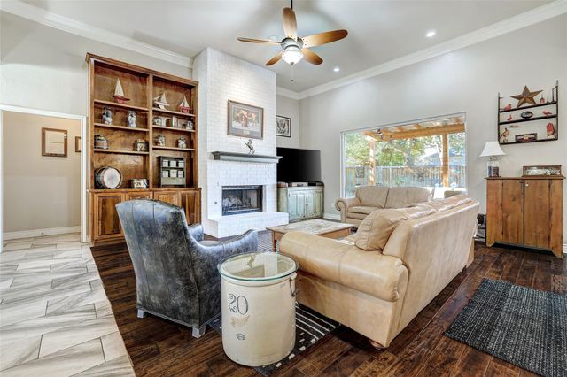 300 Champions DR, Georgetown, TX 78628