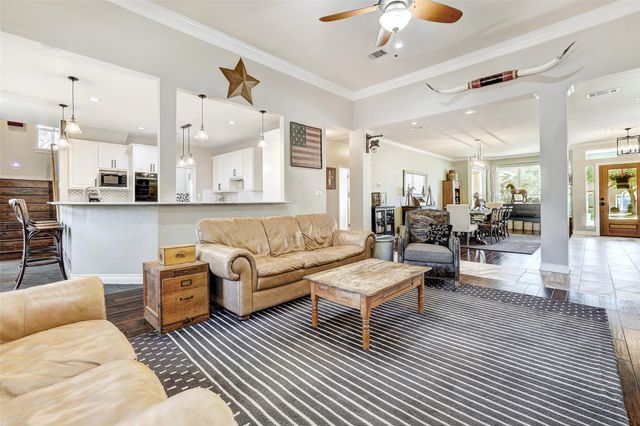 300 Champions DR, Georgetown, TX 78628