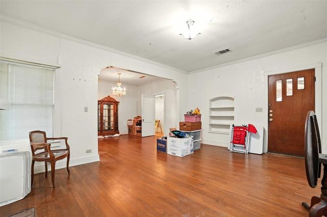 514 S Main ST, Lockhart, TX 78644