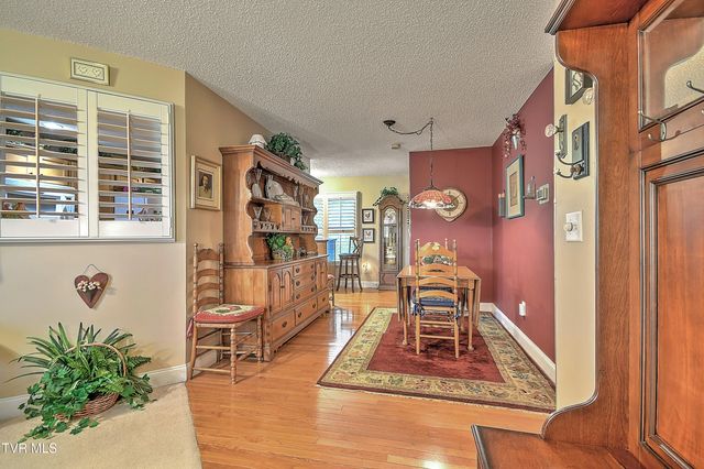 1018 Sunrise Valley Drive, Johnson City, TN 37604