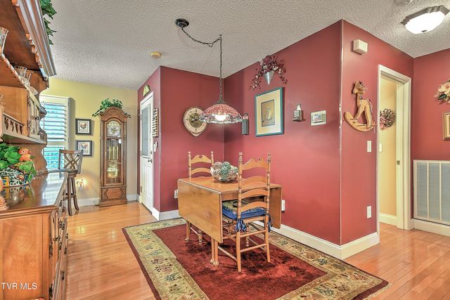 1018 Sunrise Valley Drive, Johnson City, TN 37604
