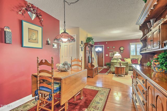 1018 Sunrise Valley Drive, Johnson City, TN 37604