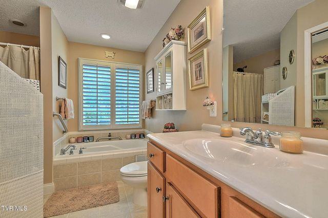 1018 Sunrise Valley Drive, Johnson City, TN 37604