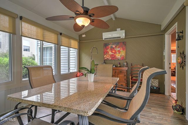 1018 Sunrise Valley Drive, Johnson City, TN 37604