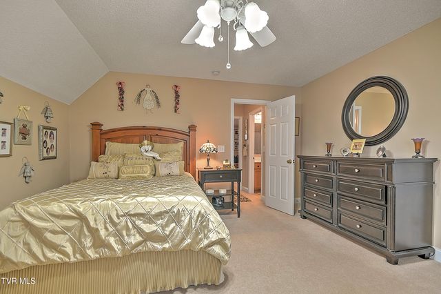 1018 Sunrise Valley Drive, Johnson City, TN 37604