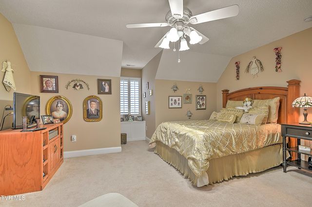 1018 Sunrise Valley Drive, Johnson City, TN 37604