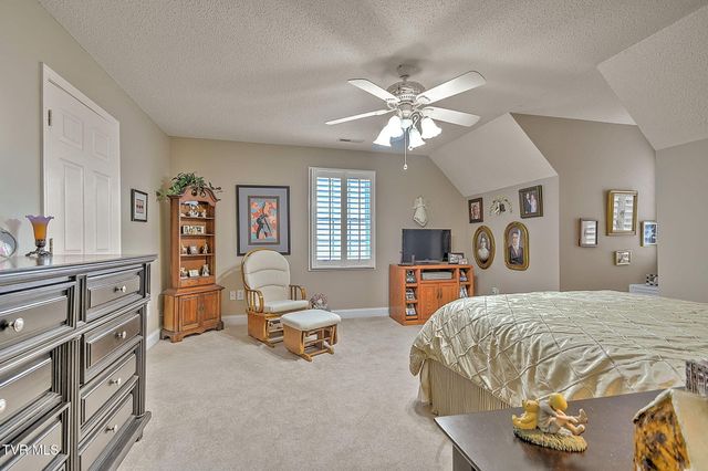 1018 Sunrise Valley Drive, Johnson City, TN 37604