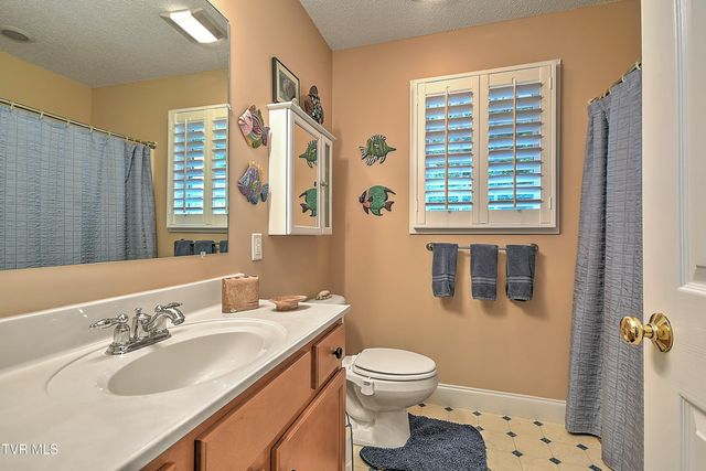 1018 Sunrise Valley Drive, Johnson City, TN 37604