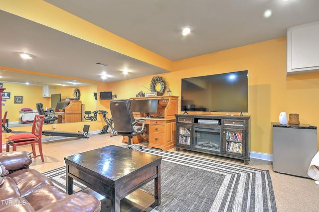 1018 Sunrise Valley Drive, Johnson City, TN 37604