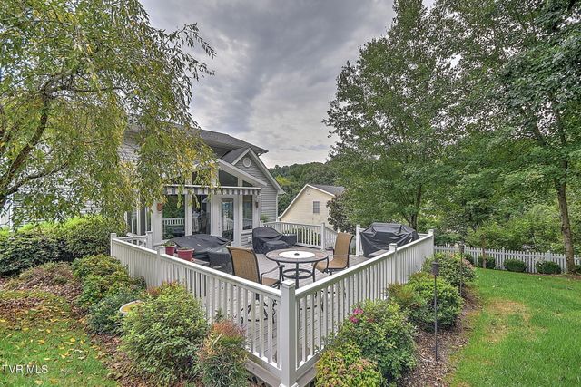 1018 Sunrise Valley Drive, Johnson City, TN 37604