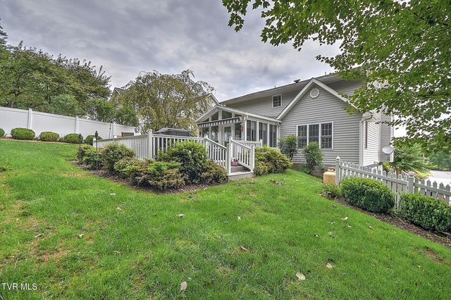1018 Sunrise Valley Drive, Johnson City, TN 37604