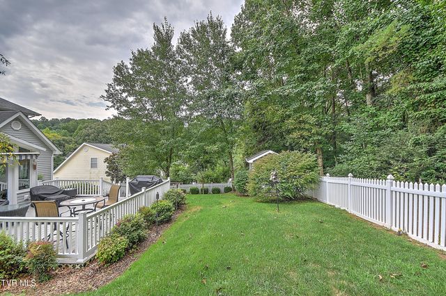 1018 Sunrise Valley Drive, Johnson City, TN 37604